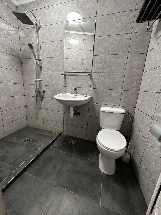 Casa Bucovineana Aparthotel ยาช ภายนอก รูปภาพ